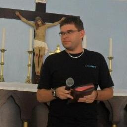 Cristo, conceda-nos conseguir comunicar teu amor e anunciar tua divindade pelo exemplo de nossa vida e de nossas obras. (Pe. Pio)