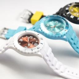http://t.co/KoGLILcCNY voor horloges van €4,95 tot €29,95. Timex, Hoops, Intenz Dutch Design, halsketting horloges, groothandel.