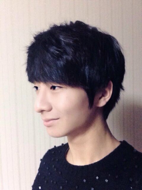 The Fingerstyle Guitarist Sungha Jung parody. Follow the real one @jungsungha