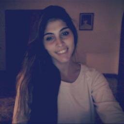 Me gusta mucho el deporte,Locamente enamorada de un chico precioso al que quiero como a nadie,vida perfecta rodeada de los mejores amigas que puedas tener.