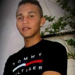 Põe um sorriso nesse rosto, você tá aí vivão, o mundo não é só vitórias irmão.