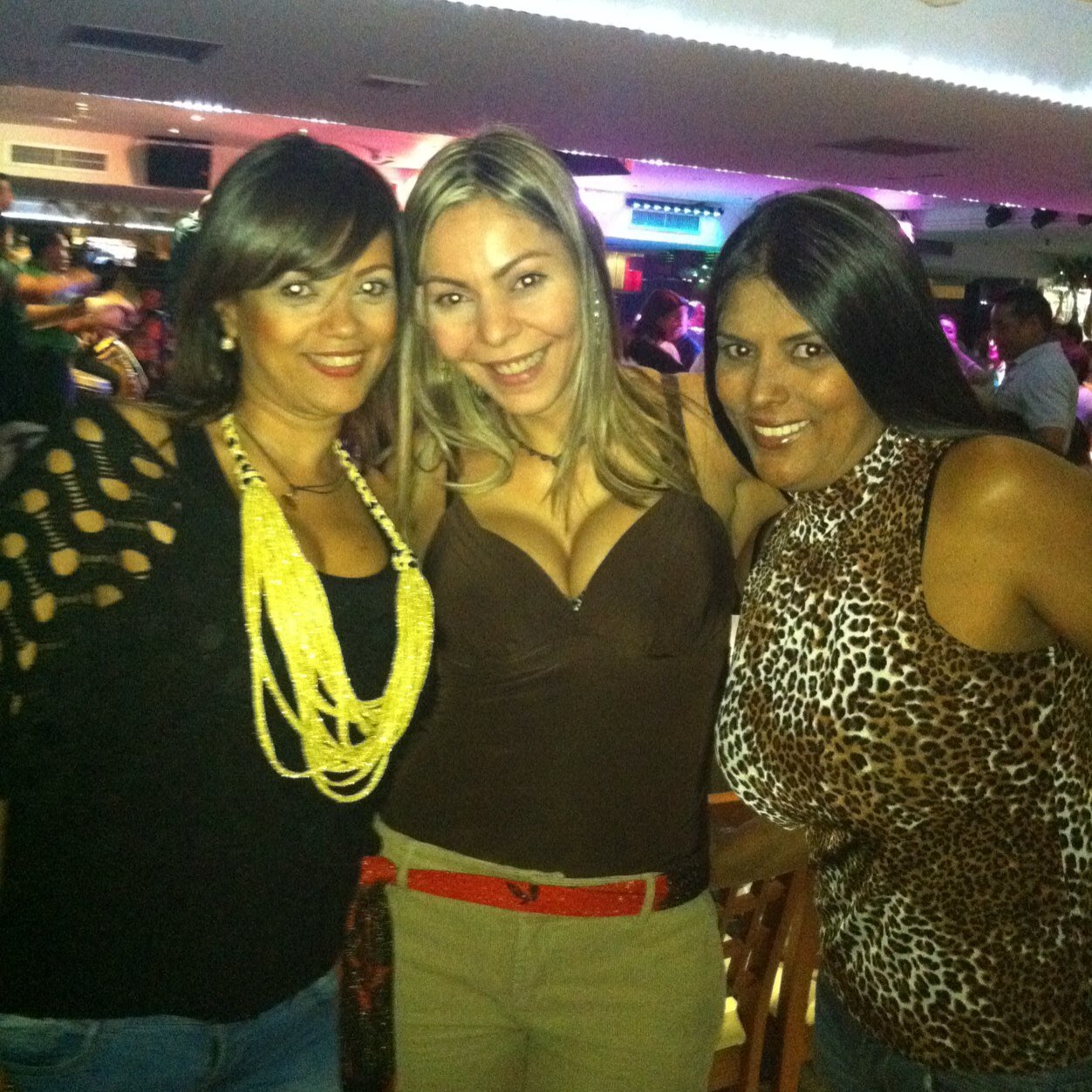 carlyruss's profile picture. 