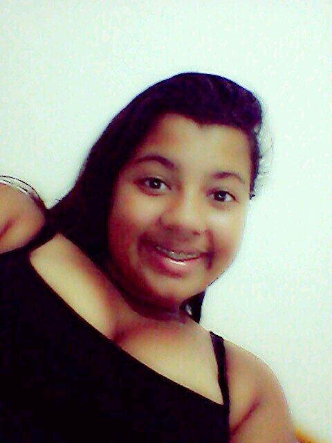 facebook : larissa oliveira   whats app : 982408425