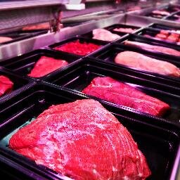 Carnes Frescas y en nuestra Division Lacteos Quesos Don Vilorio, Leche y Yogurt.