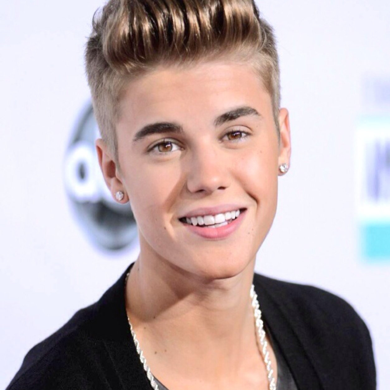 Bieberswagit's profile picture. once a Belieber always a Belieber♡ #JustinBackToSweden #heartbreaker my husband justin bieber ❤️️