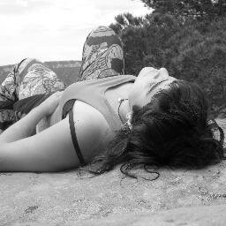 nanonia_17's profile picture. Mestra. Monitora. Castellera. Caminar, fer realitat i somriure. Terra, familia, lectura, música i somnis.