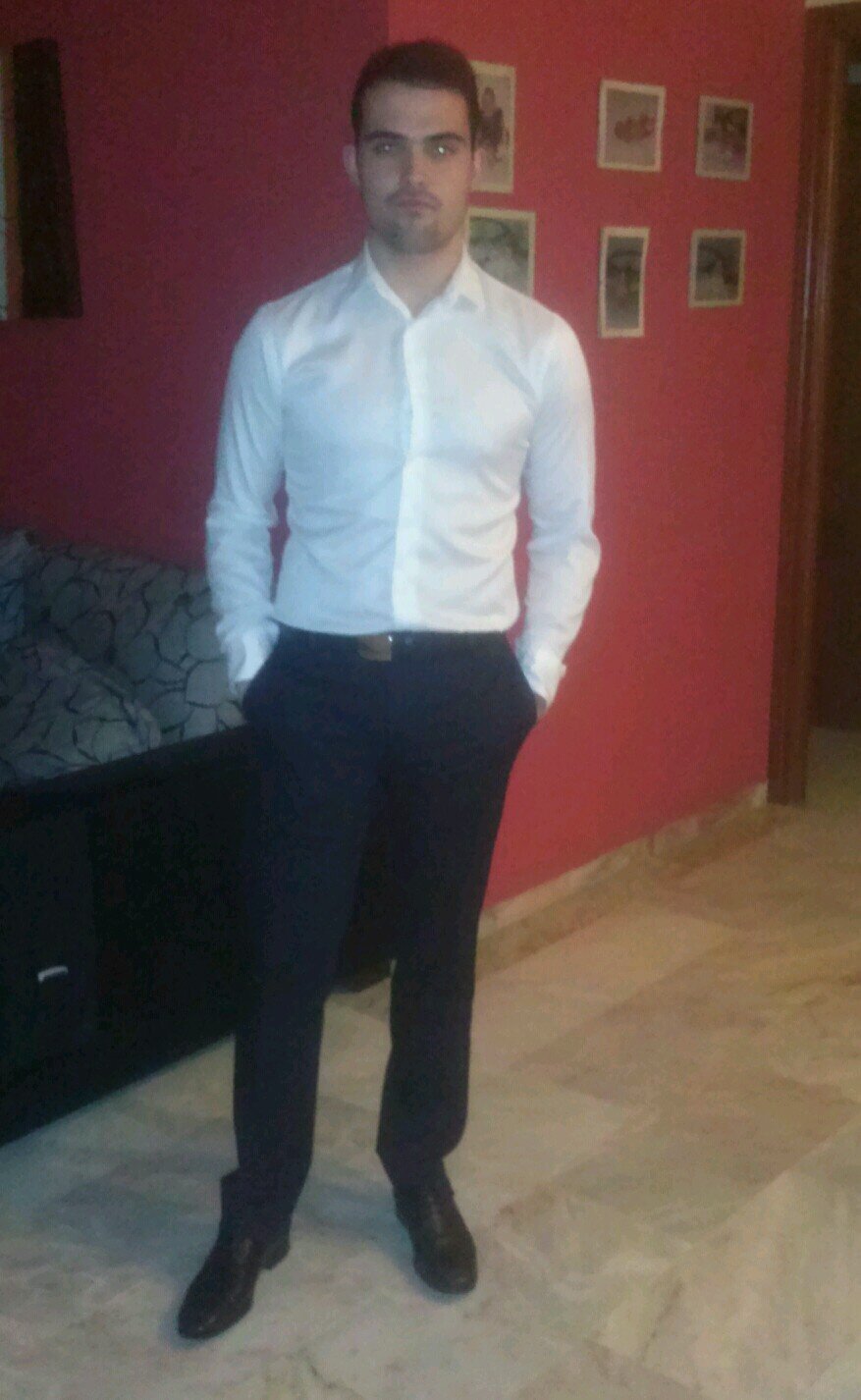Incansable ... Siempre luchando por todo lo que merece la pena . Amante de la vida , de la familia , de mis amigos y el futbol :)))))))