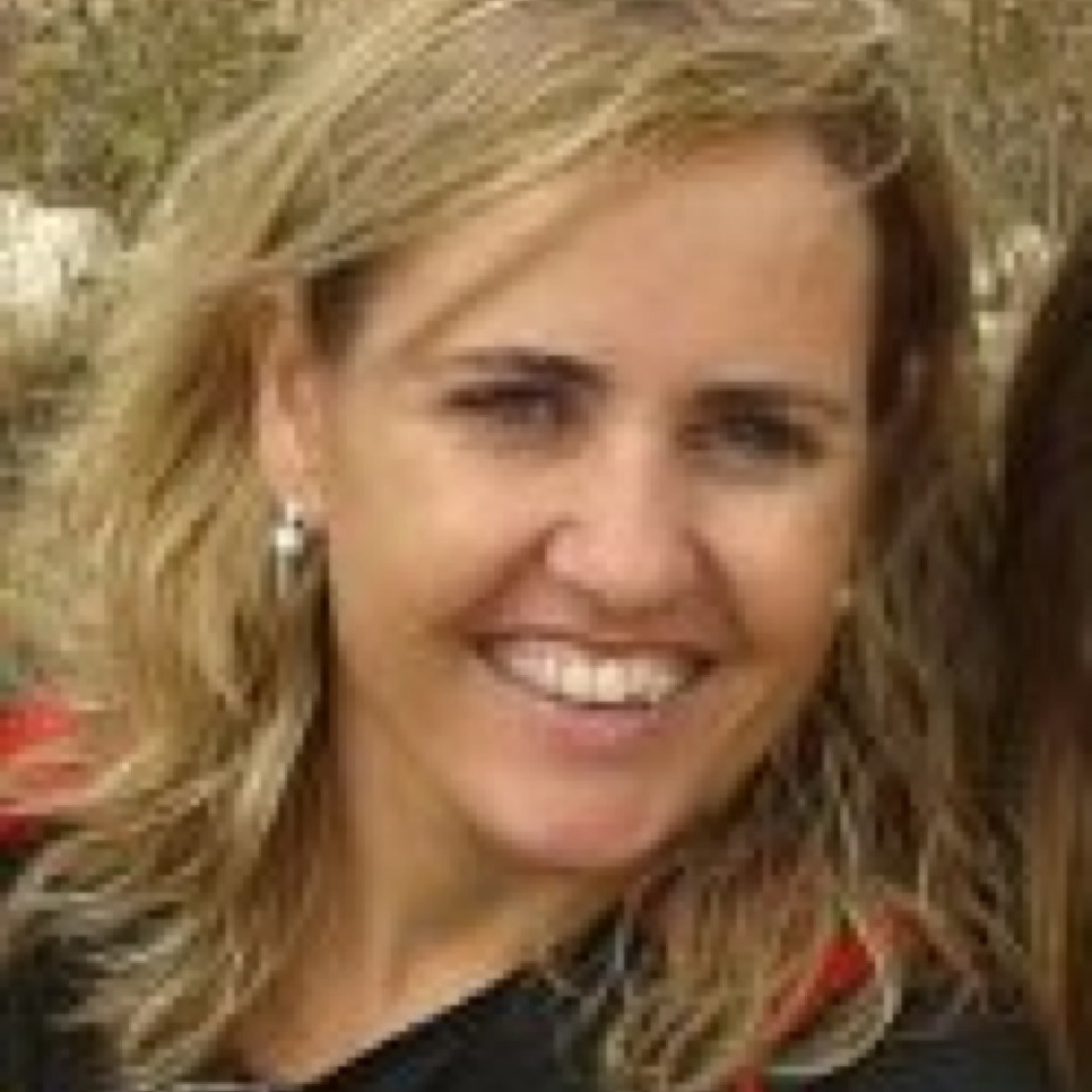 Economista, resident a la comarca d'Osona, sento una gran admiració per la natura i per les persones. carme@arderiu.cat