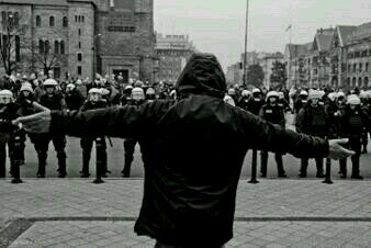 WorldFanaticFan's profile picture. This account offers the best photographs of football and basketball fans.