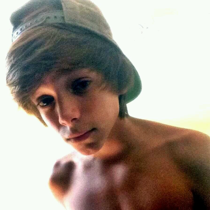 Drake is my idol and my swag is to much for you to handle. original account. #CommonPussy submit photos here: jessezups@gmail.com