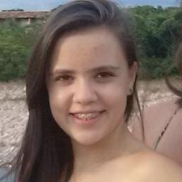 Eu.. nem eu mesmo sei, nesse momento... eu... enfim, sei quem eu era, quando me levantei hoje de manhã, mas acho que já me transformei várias vezes desde então.