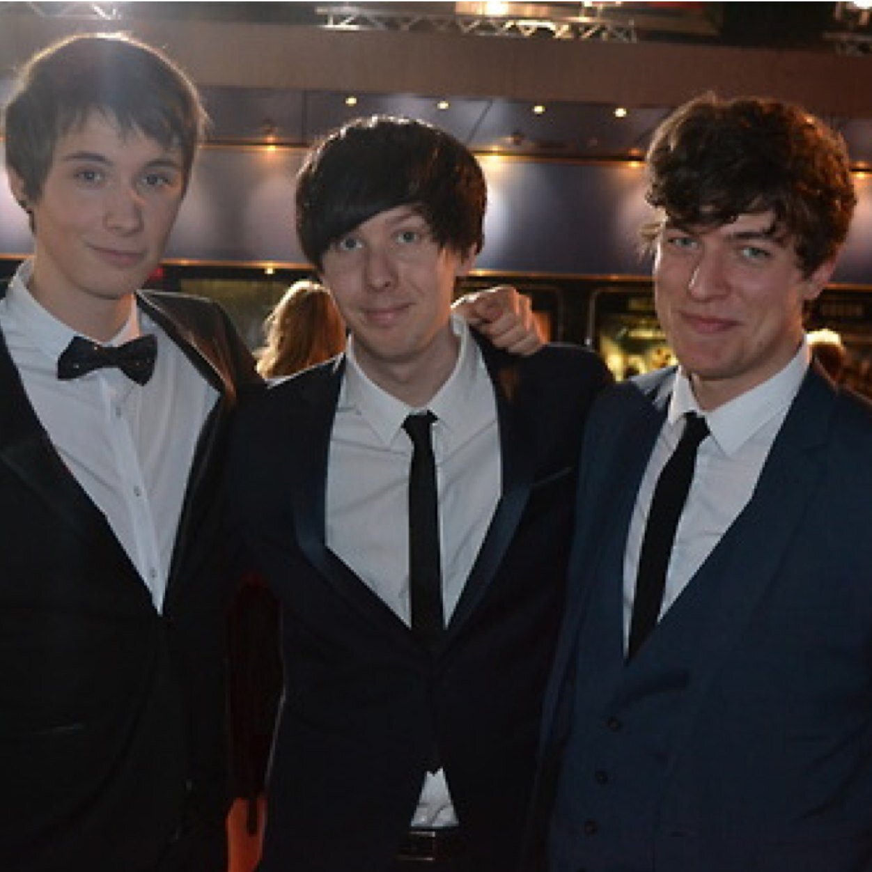 Whatsthatphan's profile picture. yo you just got a free follow from @millieisnotmad, if you follow that account I'll probably follow you back anyways:)