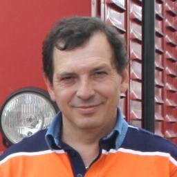 sou tubista
i am pipe fitter
I speak portuguese france and inglis