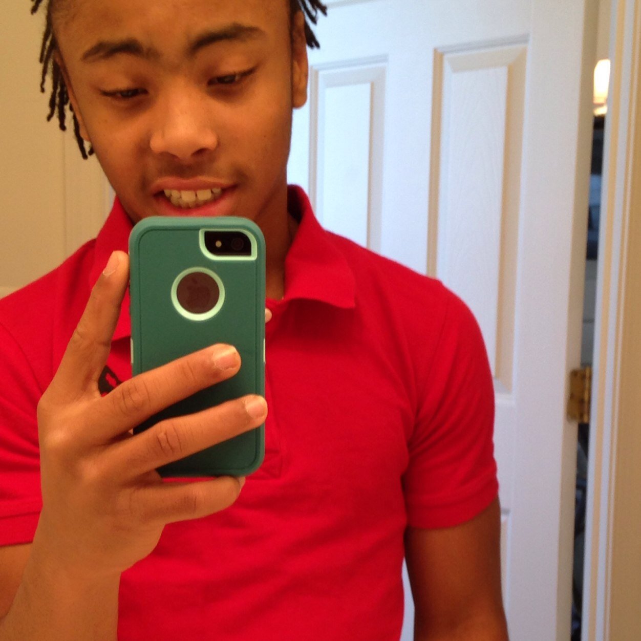 DAgoHunter's profile picture. Keep the people you love close but your enemies closer❤️ Hard work beats talent when talent fails to work hard✊☺️