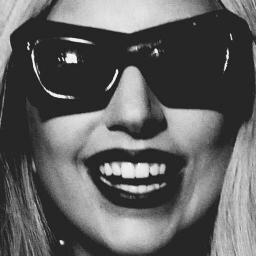 Menina sem graça, monstra, beyhive, katycat, funkeira, tarada, dona da gaga, vendedora jequiti e futura dançarina da valesca popozuda, muito prazer.