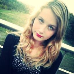 Dιяє¢тιση&мιχєя Voilla mon ask :3 http://t.co/MY7tpnmMsW et mon Skyrock c'est :http://t.co/JHAJa2FqAv