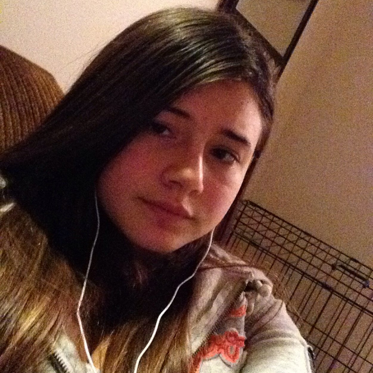 Hey im bethany and i love music and i love my dog and my cat and im bi and that is me