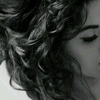 ‏‏‏شخصيةة ...هادئـة ~ صامتهـ ... نبذاتها التعريفيةة هي {تغريداتها} =)
