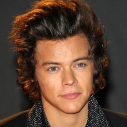 Follow the beautiful & lovely @sarsuz - she is a friend of Harry Styles and a complete sweetheart! If you retweet her tweets, maybe she will notice you more x