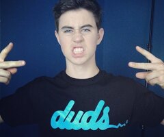 FREE FOLLOW FROM @NASHANDHAYES - FOLLOW THEM FOR A DM TO JACOB WHITESIDES OR GRANT LANDIS! TWEET ME WHEN DONE:)