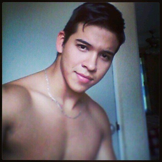 Dum spiro spero-  Tengo lo que quiero y lucho por lo que me falta.   We are created to be. Limpio y luminoso. Instagram: soybetodiaz