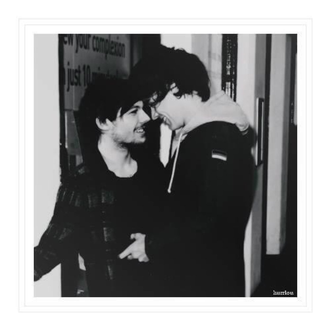 hiii. i just gave you a free follow bc you're awesome :)
if you want to return the favor - go follow @hydroxyxute