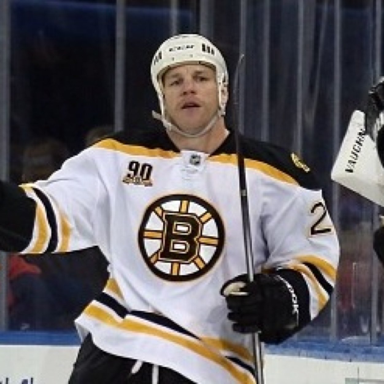 Playing puck, living life. I tweet about hockey so sauce a follow if you feel like it Not associated with the movie Goon #bruinsfam #hockeyfam 
10/12/13