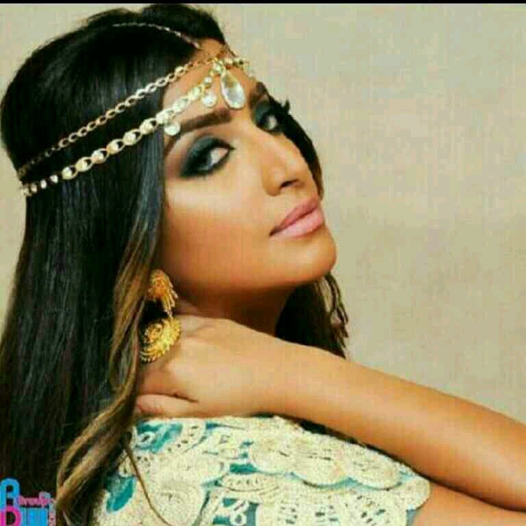 ‏‏‏‏ _: ‏آنـا مـآني حرف جـر يجرونـهہ مَع الاعـراب آنـا بنت ابــوي وآسمي يصعب آعـرابـهه
♡.
ْ