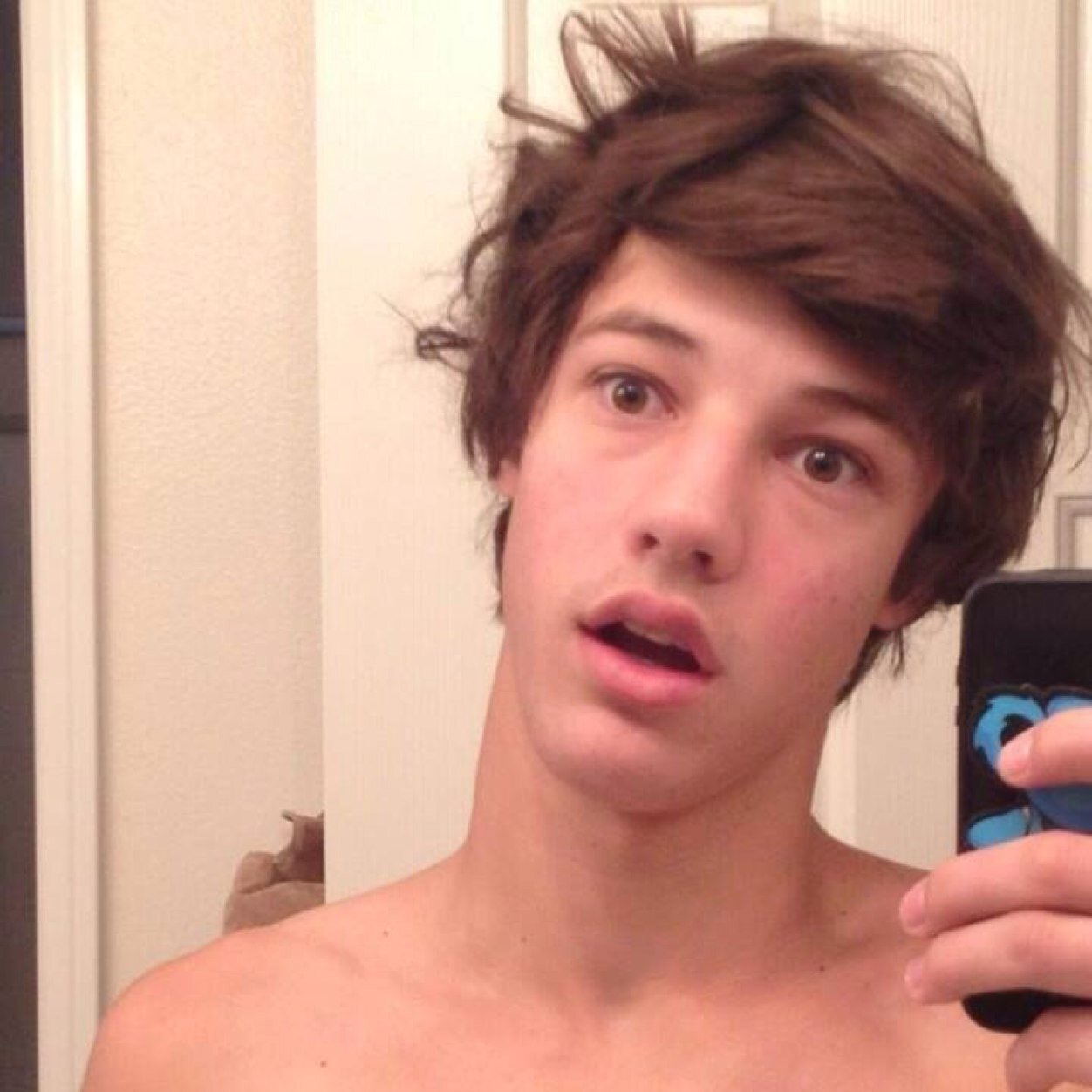 Cameron's just my whole life , he's sexy and Just the best ❤️ please notice me Cam !