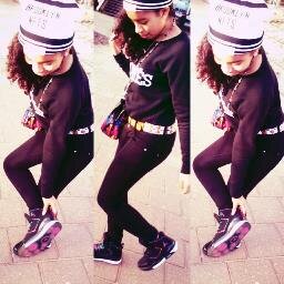 I Love WHO I AM '_' i'm just ,, A CuracaoseLatina.- a Danser and Pianist. I love my Family and my real Friends .  YOUNG&FREE.-