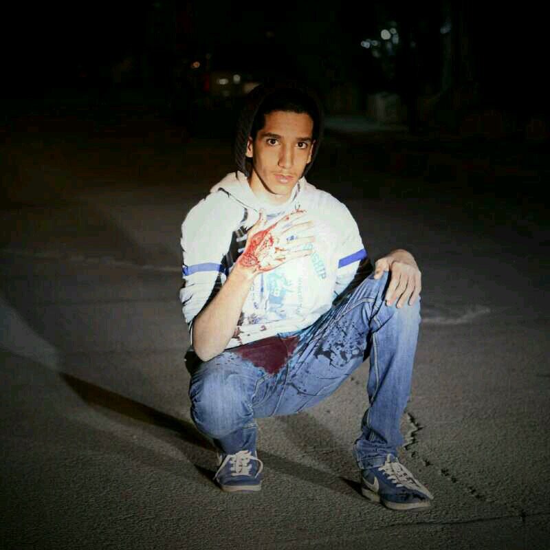 ‏‏‏انا موب كلاي صاحب القناة الي باليوتيوب بس انا من معجبينه وكيذا لايجي واحد يدرعم انت موب كلاي وانت وانت .