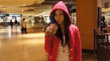 a girl who loves One direction,B-Brave  and Victoria justice. Please follow me !    I love you ! ♥ xxx