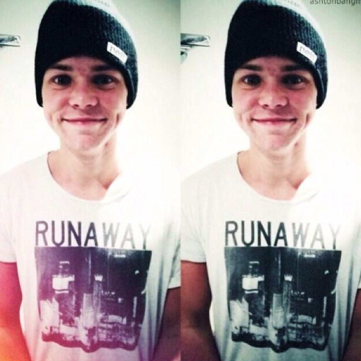 irwinwifi_'s profile picture. ☯im much cooler online☯