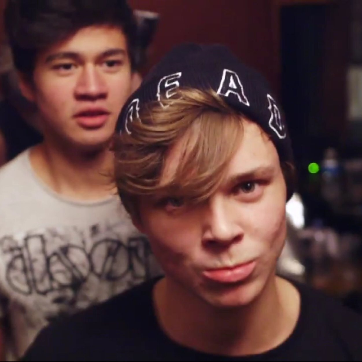 louis235643's profile picture. Follow @snowconezarry bc ya got a free follow ok