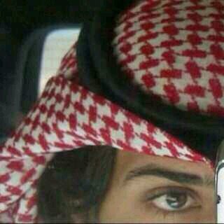 ـﻠــﻲ ﻳـﻌــﺰّﻙ ﺗﺸـــﻬﺪ ﻟـﻚ ﺃﻓﻌـــﺂﻟﻪ ..ﻭﻵ ﺍﻟﻜــﻶﻡﻵ ﻳــﻮﺩّﻱﻭﻵ ﻳﺠــﻴــﺐ