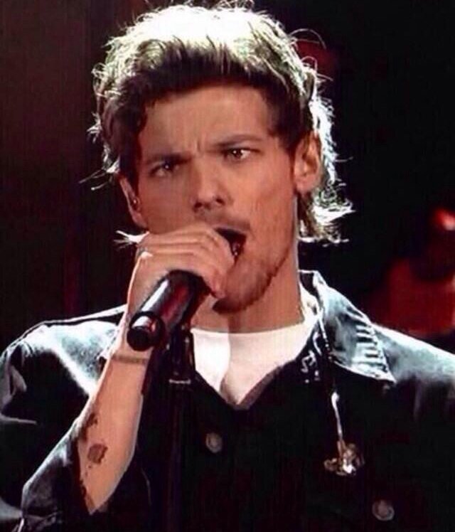 free follow so go follow @softouchlou she follows back JUST ASK ily