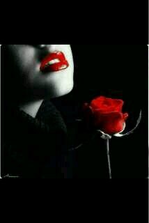 : آلصٓمْت هٓو بُكاء آلروٓح عٓنْدمٓا لاّيِفهْمُهٓا أحٓد . . !