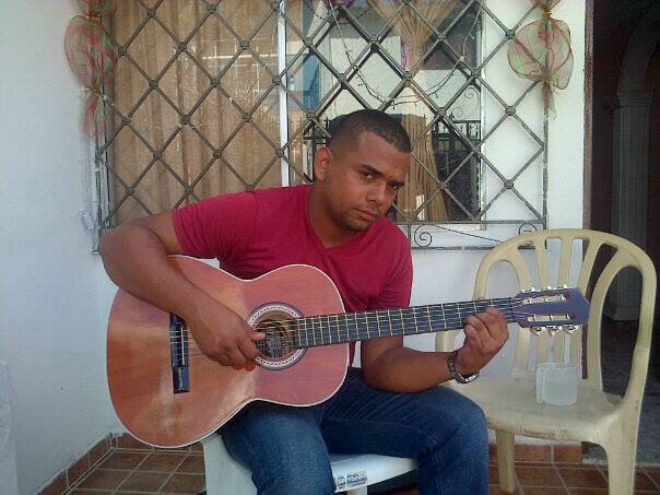 Soy Ingeniero Electrico..Guitarrista, y bastante sociable..