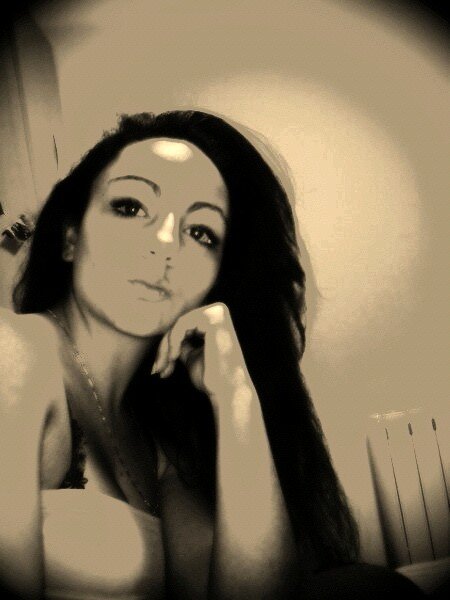 SaraayGilet's profile picture. La vida no se mide con las veces que respiras, si no con los momentos que te dejan sin aliento.