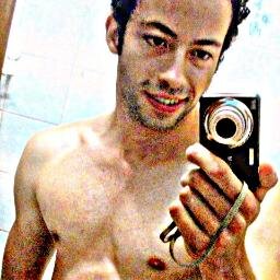 ♫ Tenho um abraço pra te dar, você quer que eu leve ou vem buscar? ♪'  ;)  ^^