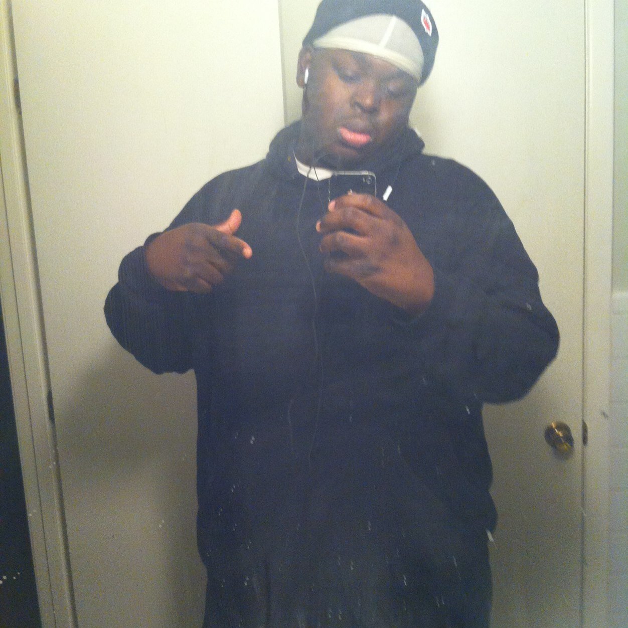 Yung boss white im a cool tawk crazy sumtime but im a good person i love woman