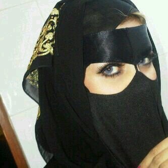 مصممة #صور #اسماء #خلفيات #رمزيات #فوتوشوب          فلومي = فلو باك 