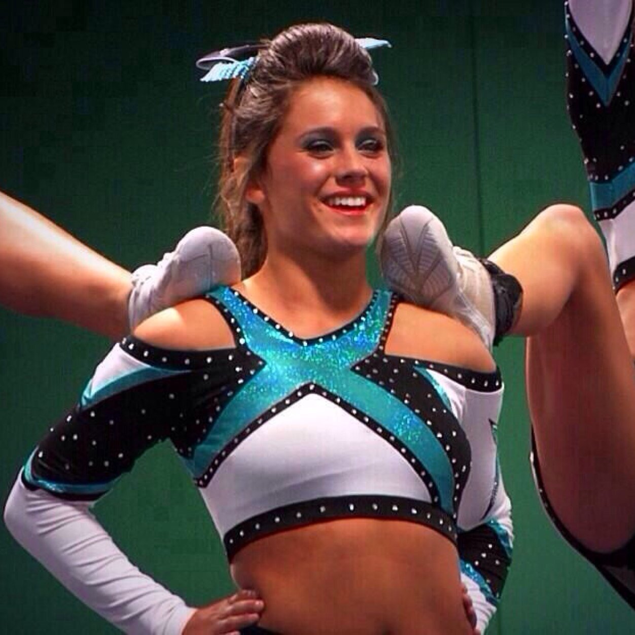 hi i post my thoughts during cheerleading :')