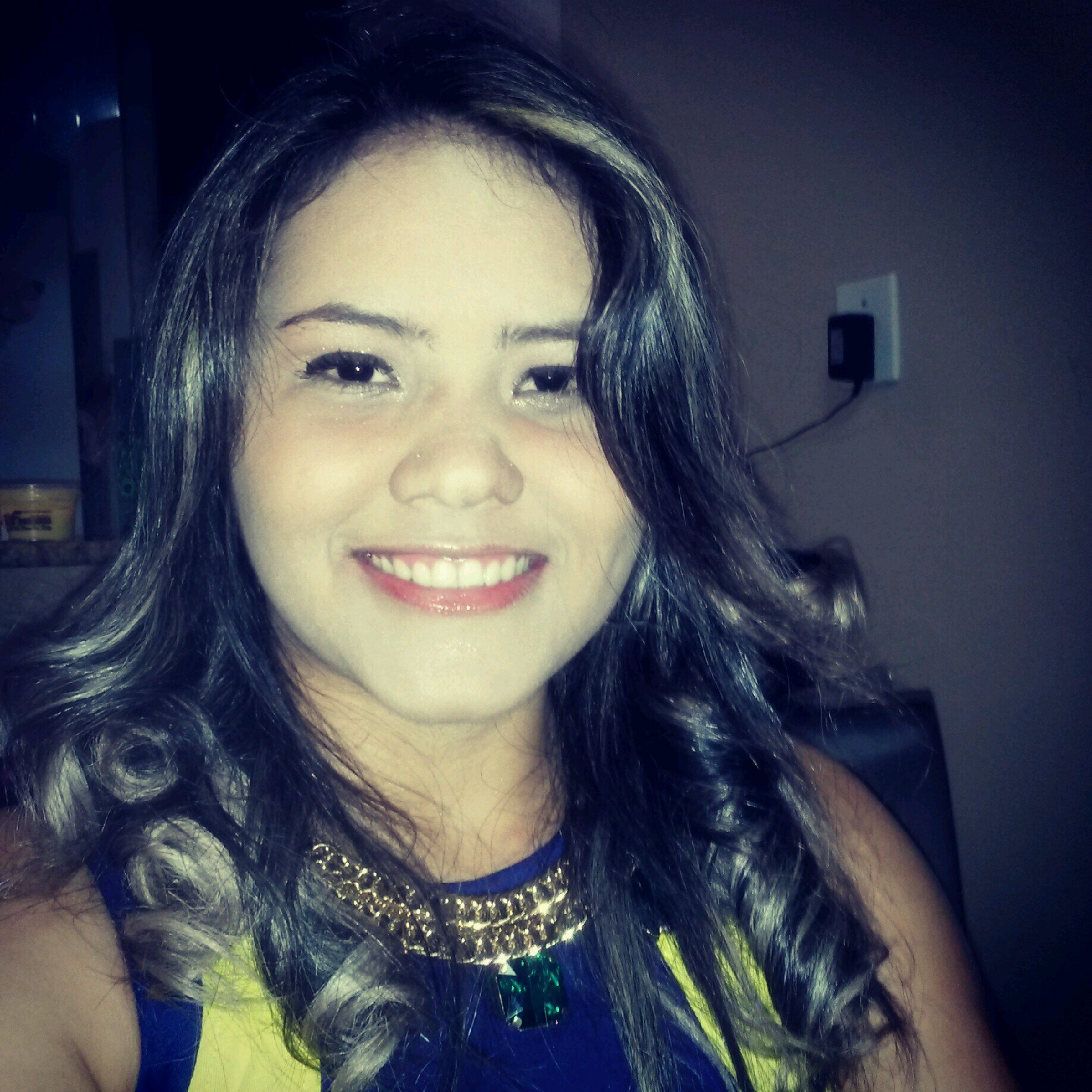 Sou um monte intransponível no meu próprio caminho. Mas às vezes por uma palavra tua ou por uma palavra lida, de repente tudo se esclarece. ♍