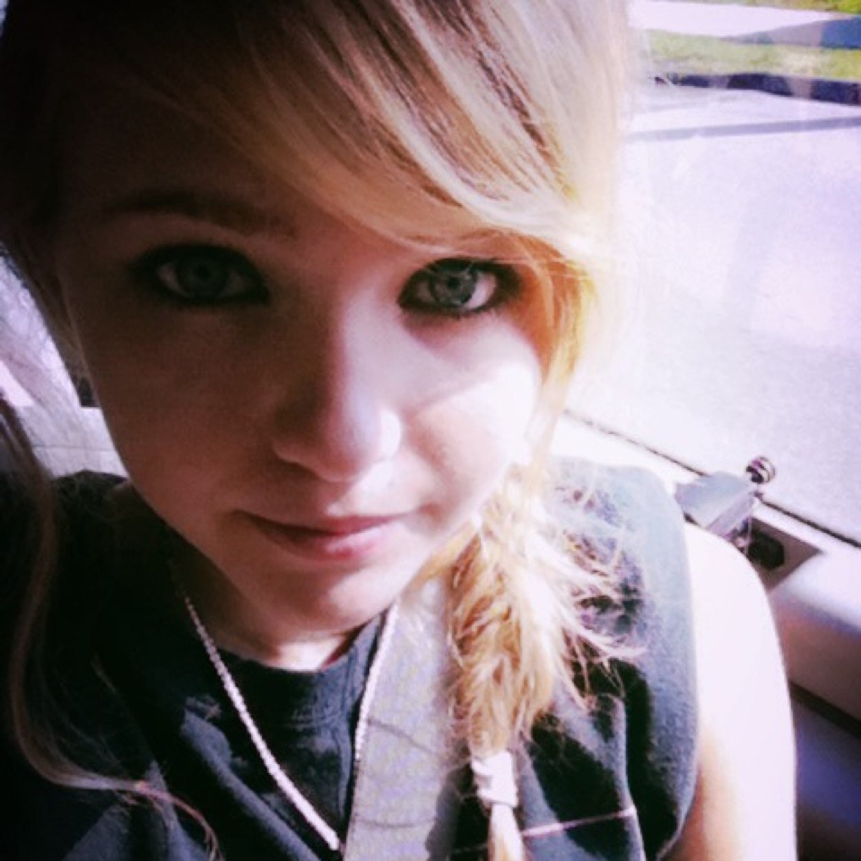Venting. Metal/post-hardcore is my life. Sophomore. I'm that hipster girl. Modeling and music. ❤