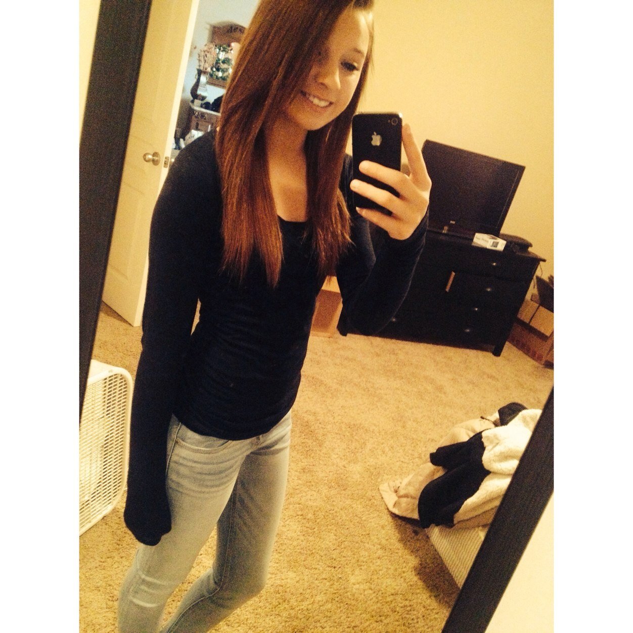 FOLLOW MY NEW TWITTER ; camrynnhuff !