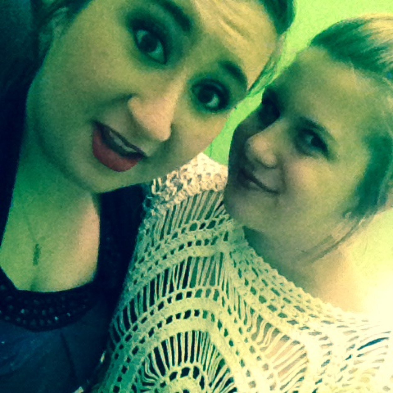 bebekinzls's profile picture. Youtubers- go watch our first video http://t.co/SqKhPHYQyq