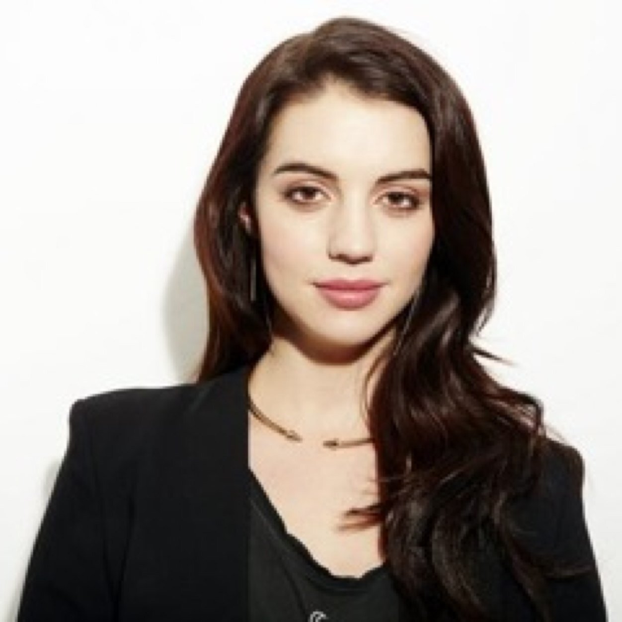 Cora Hale ,Derek sister #Singlelooking Rp my father :@Reborn_Hale my mother:@TaliaHaleTW