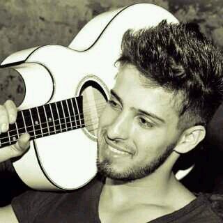 É um sentimento que não se pode mudar, nem acabar.. É um sentimento que apenas você pode explicar!♥@EricRussi
