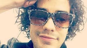 Samuel Alves, cantor brasileiro,natural de Fortaleza, mas habitante dos EUA, nascido em 3 de junho de 1989... E agora o mais novo campeão do The Voice Brasil